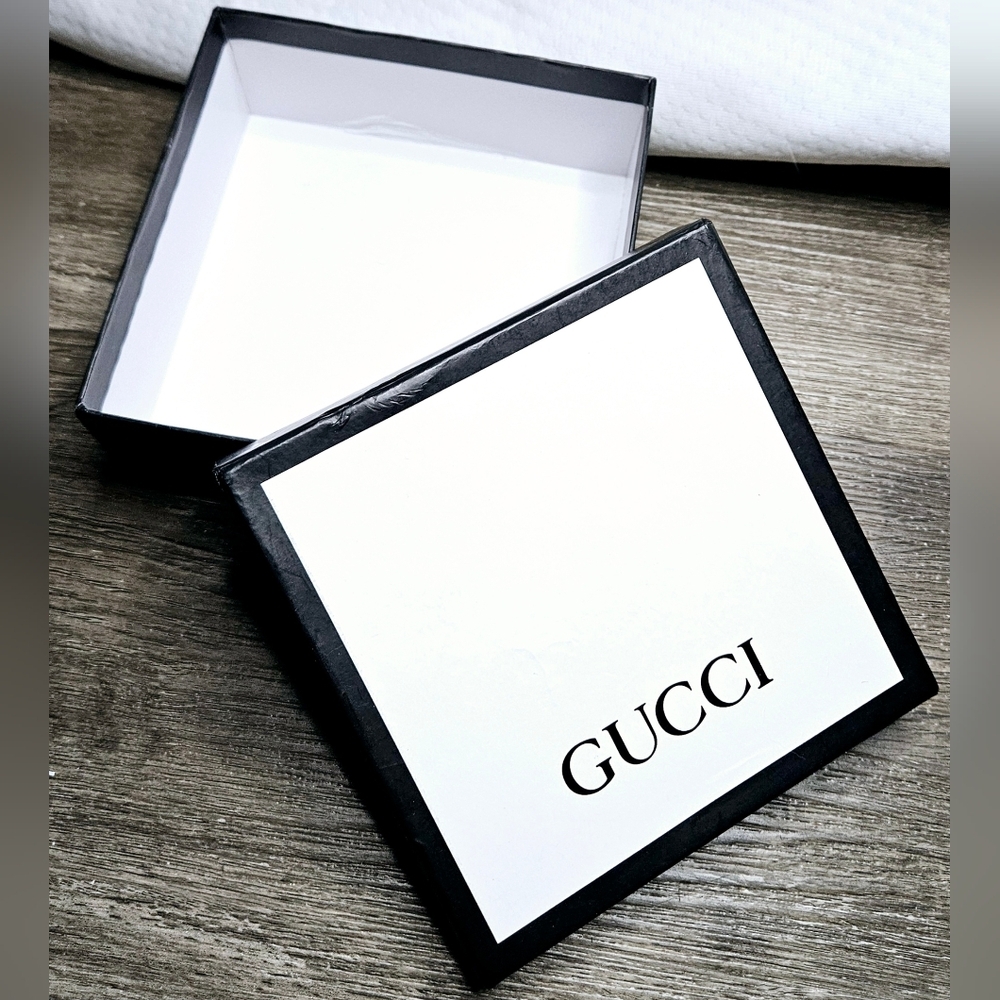 EUC Authentic Gucci Medium Gift Box 6" x 6" x 2" Black White Storage Travel Case